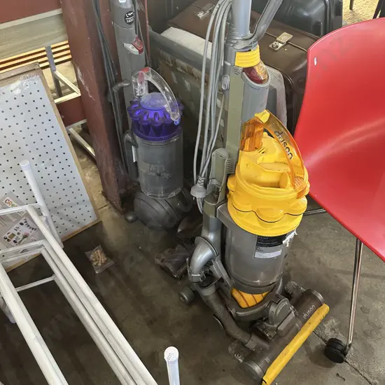 1 dyson working 1 dyson not