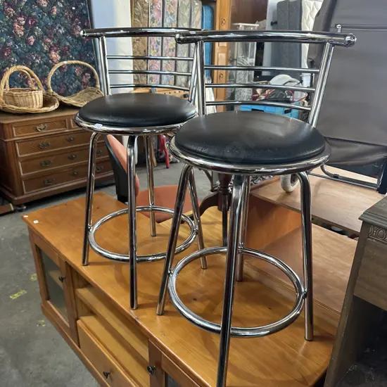 Pr bar stools average