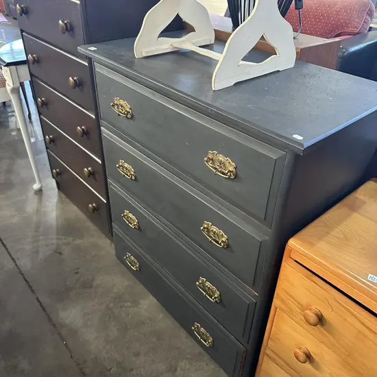 Solid chest drawers