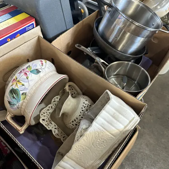 2 box china and pots