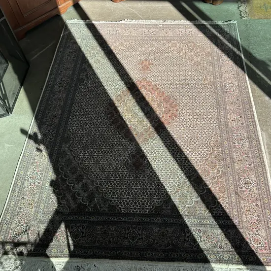 Persian rug 2100 x 1560 excellent condition