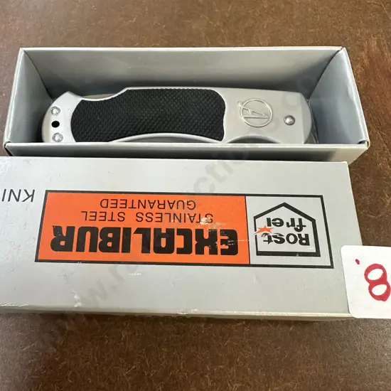 Boxed knife - as new