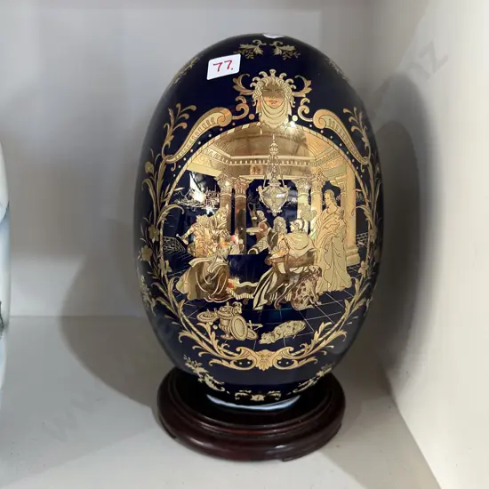Large decorative egg 35cm
