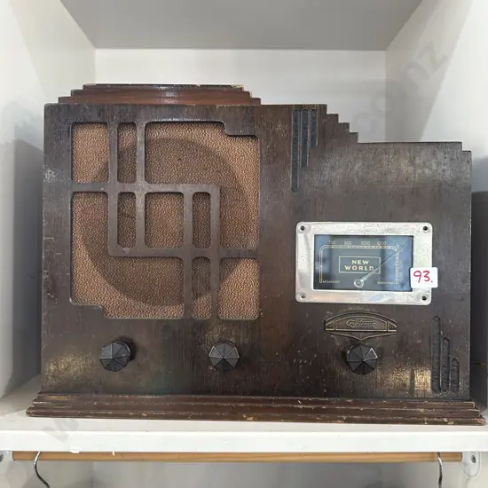 Vintage mantle radio - working