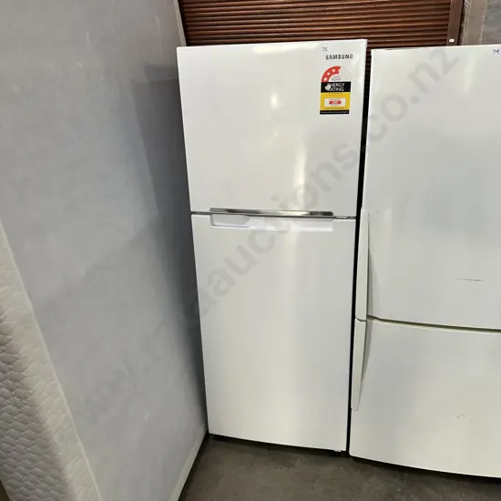 Samsung fridge freezer- very tidy