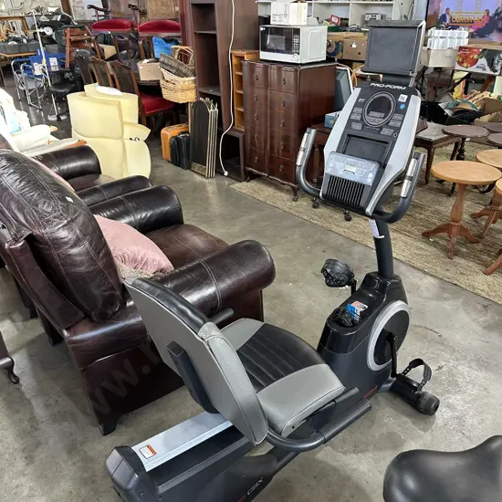 Pro-Form trainer excelent condition