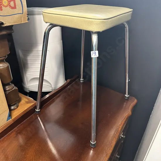 Retro stool