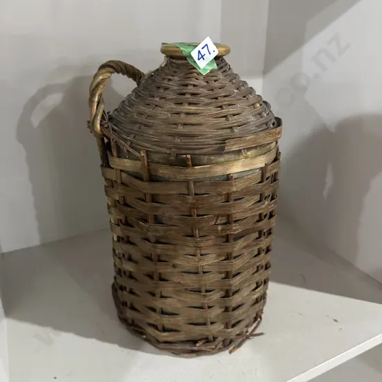 Wicker jar