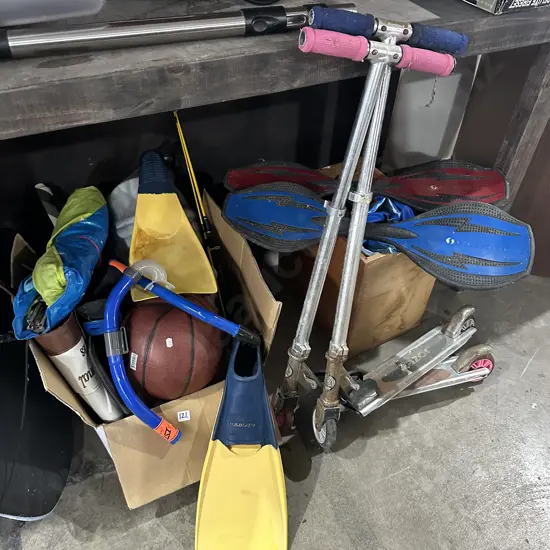 Large lot sports gear etc