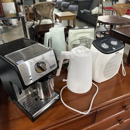 Heater, jug and coffee machine