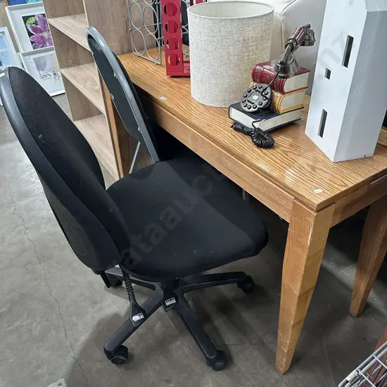 Oak hall table and 2 chairs