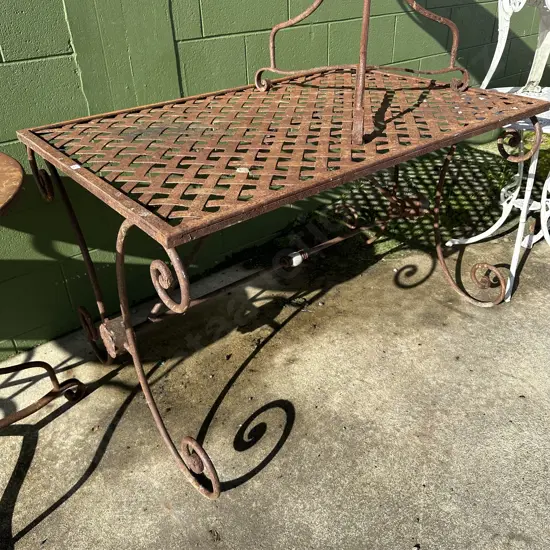 French style outdoor lattice table
