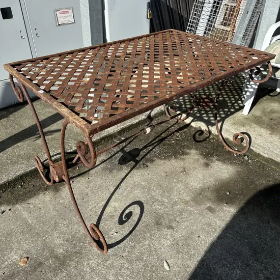 French style outdoor lattice table