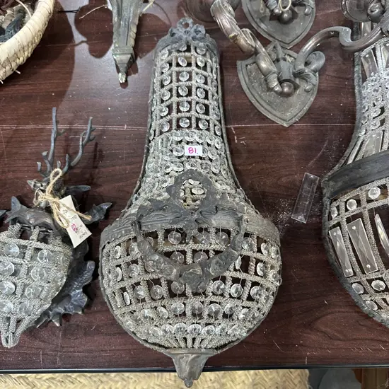 Medium flat wall sconce