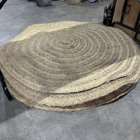 Round straw mat