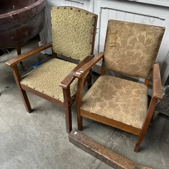 2 kiddies fire side chairs