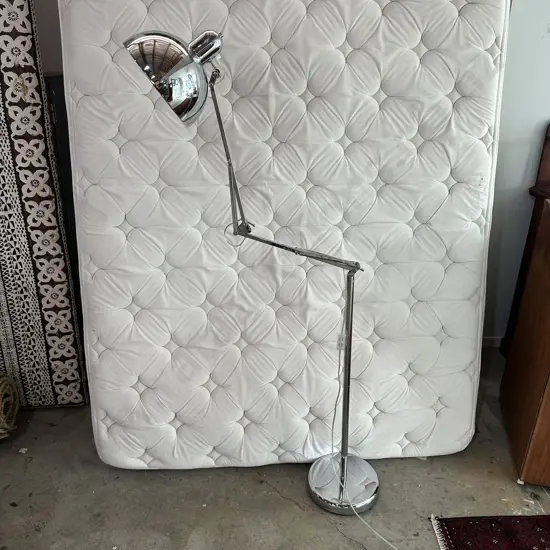 Adjustable lamp