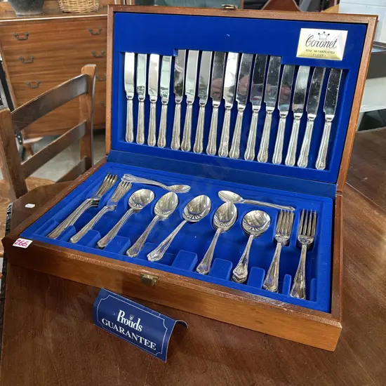 Boxed Coronet 8 placement cutlery service - Mint condition