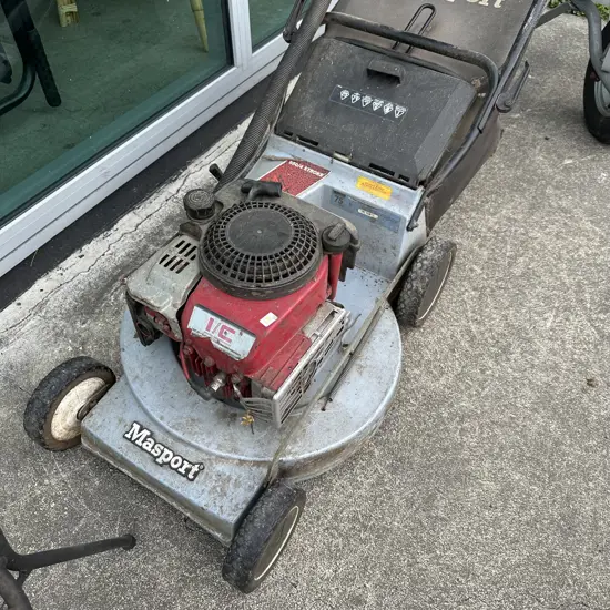 Semi commercial lawn mower (sold as working)