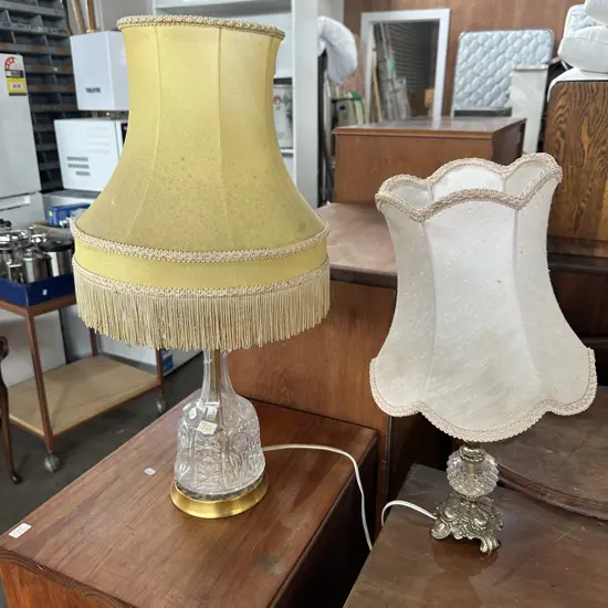 2 lamps
