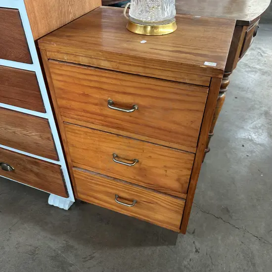 set of drawers
