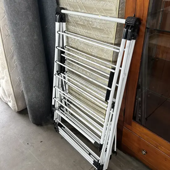 Good condition airer