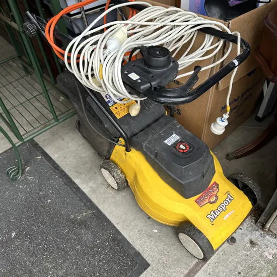 Electric lawn mower