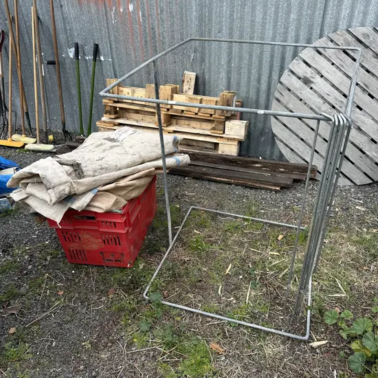 fadge holder plus bin of them