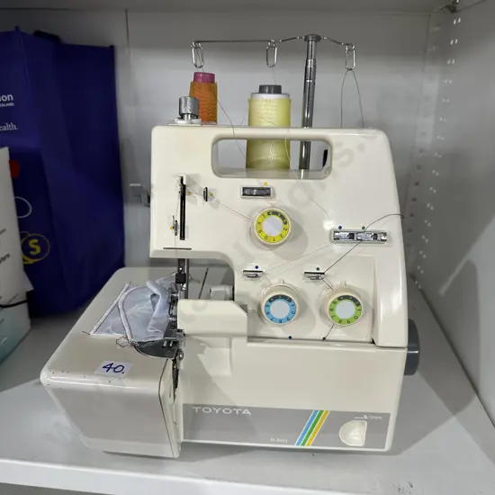 Toyota overhead locker - working well