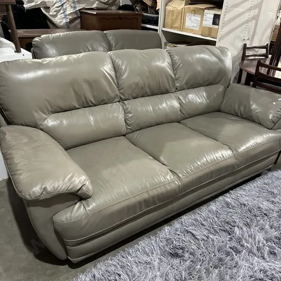 2pc Leather lounge suite