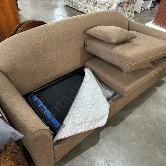 Tidy sofa bed