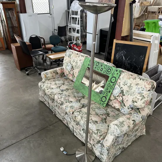 Mirror & lamp plus very average vintage sofa (must take all)