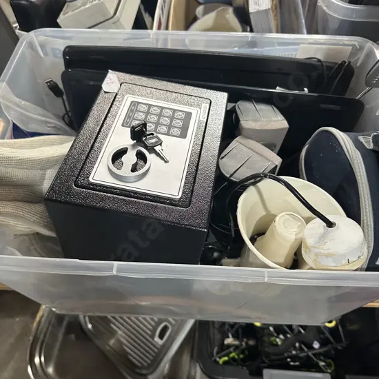 Bin lot inc safe with keys and code