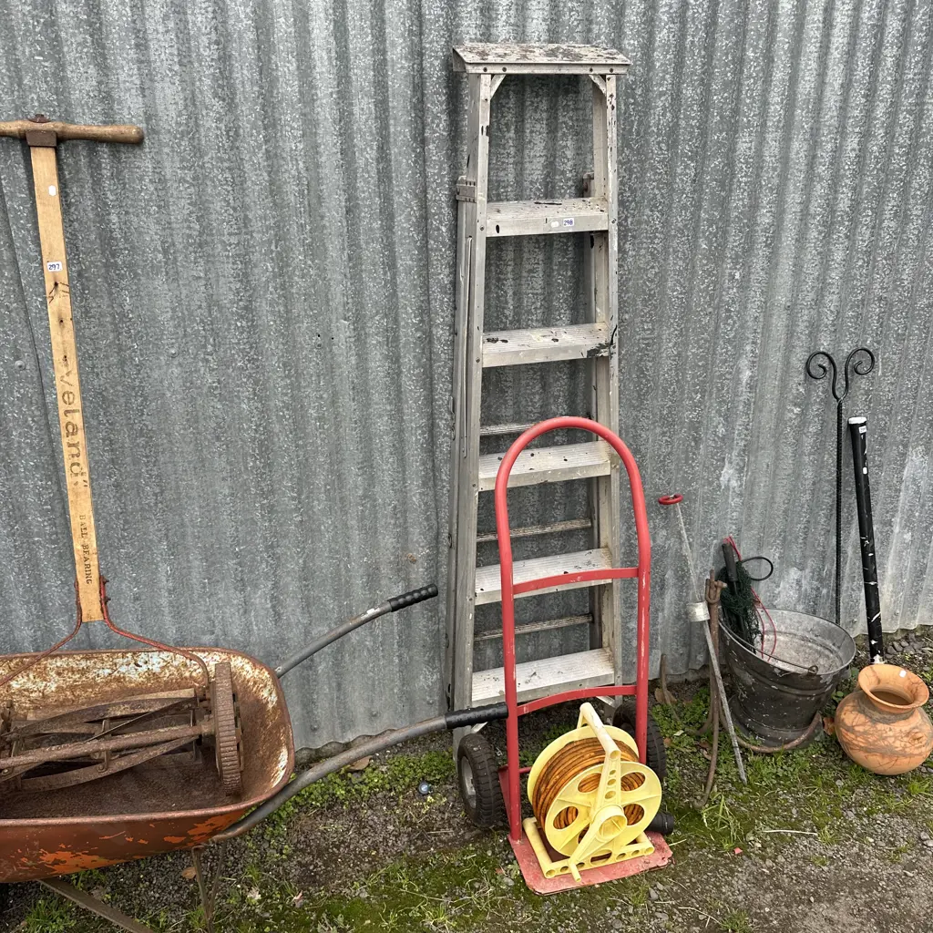 lead, trolley and ladder Image 1++