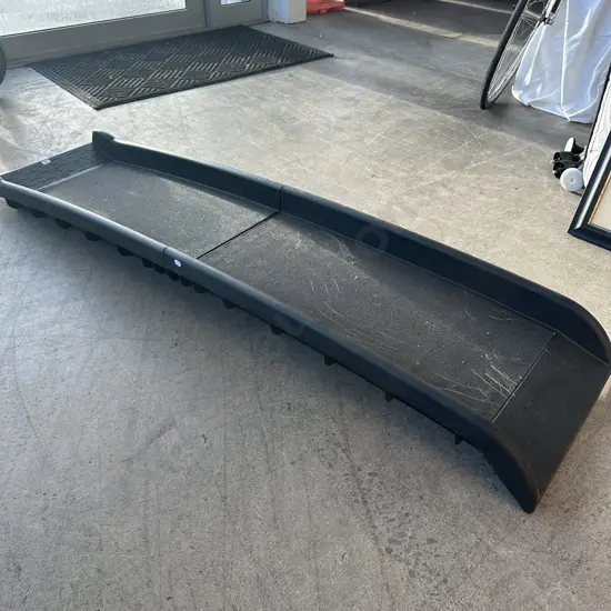 Folding dog ramp