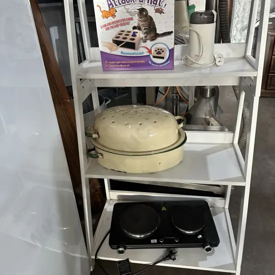 Westinghouse hobs, blinds, plinth, pots etc