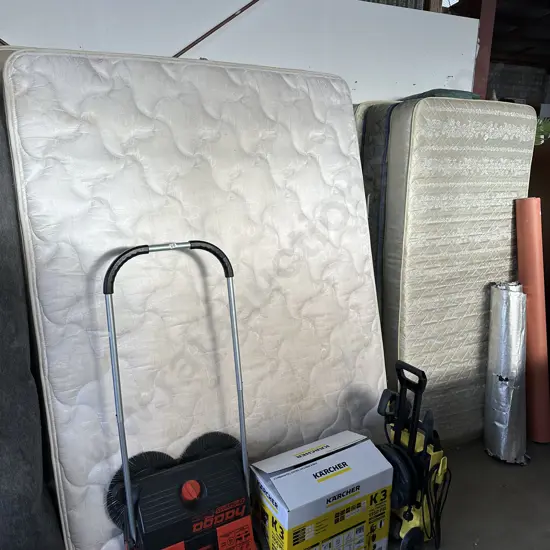 Queen bed plus 4 single mattress