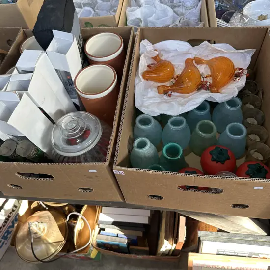 2 box decorative items