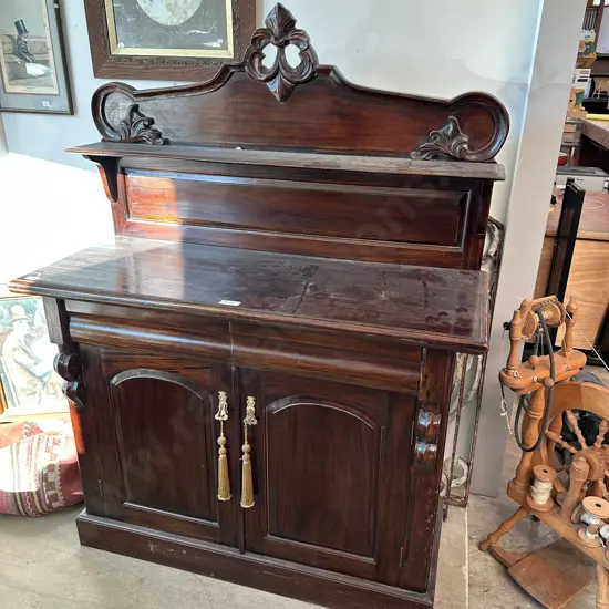 Chiffonier