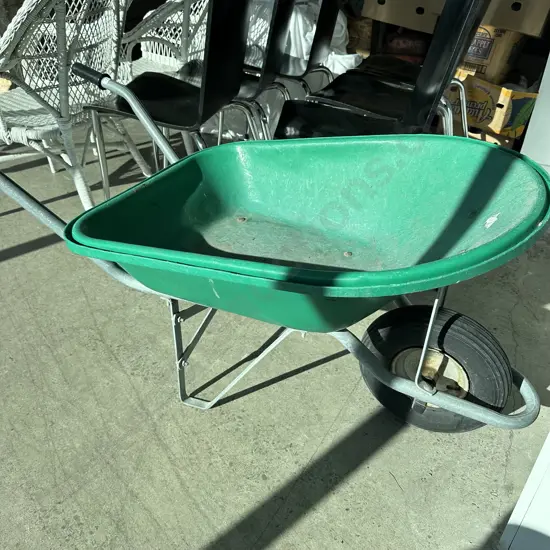 Wheel barrow