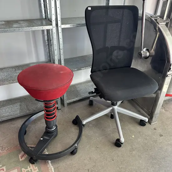 2 office chairs