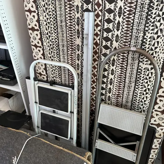 2 steps, roof racks, folding & art tables Tv bracket