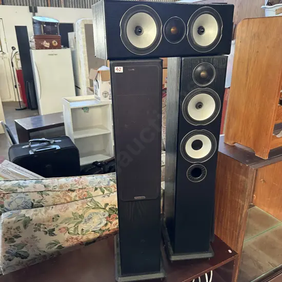 Monitor Audio speakers and cable