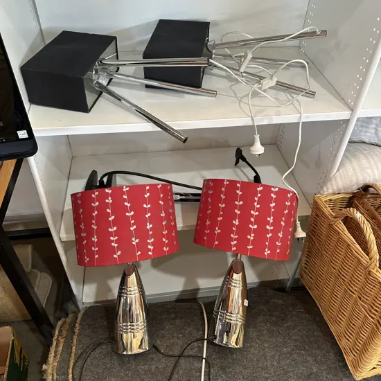 2 x Pr lamps