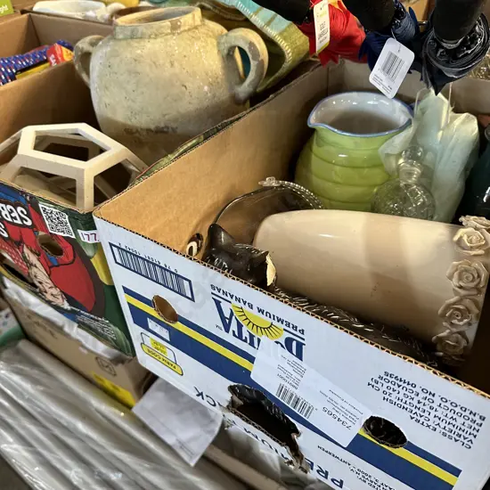 2 box Vases and jugs etc