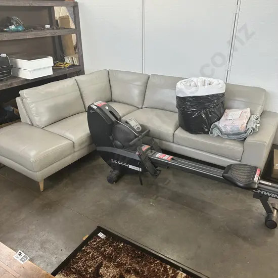 Leather lounge suite