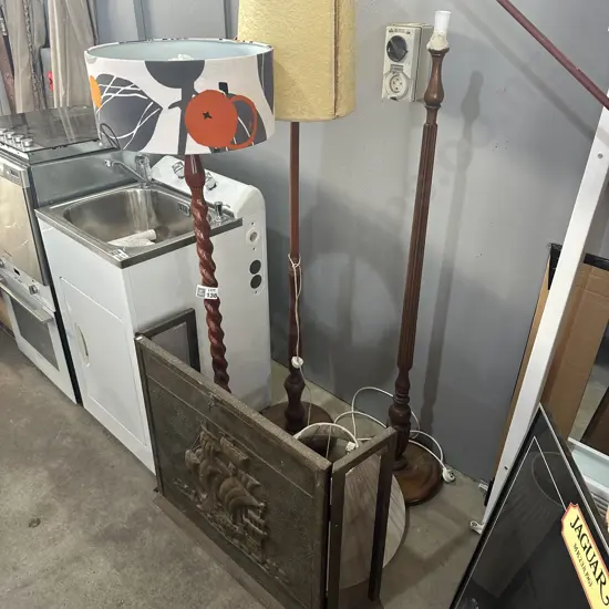 3 lamps, fire guard etc