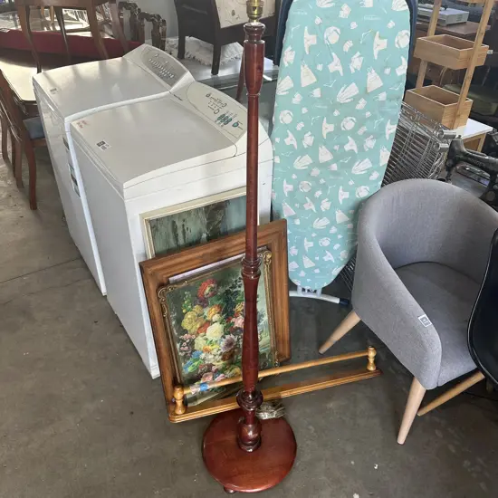 Lamp base, pictures, rail, iron board