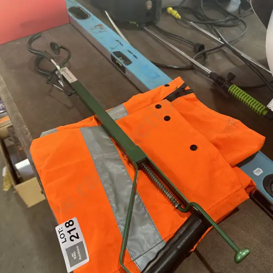 pants, level and nipper