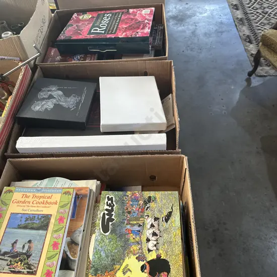 3 box comics and books